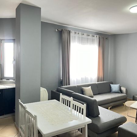Boulevard Views - Spacious Tirana Apartment Exterior foto
