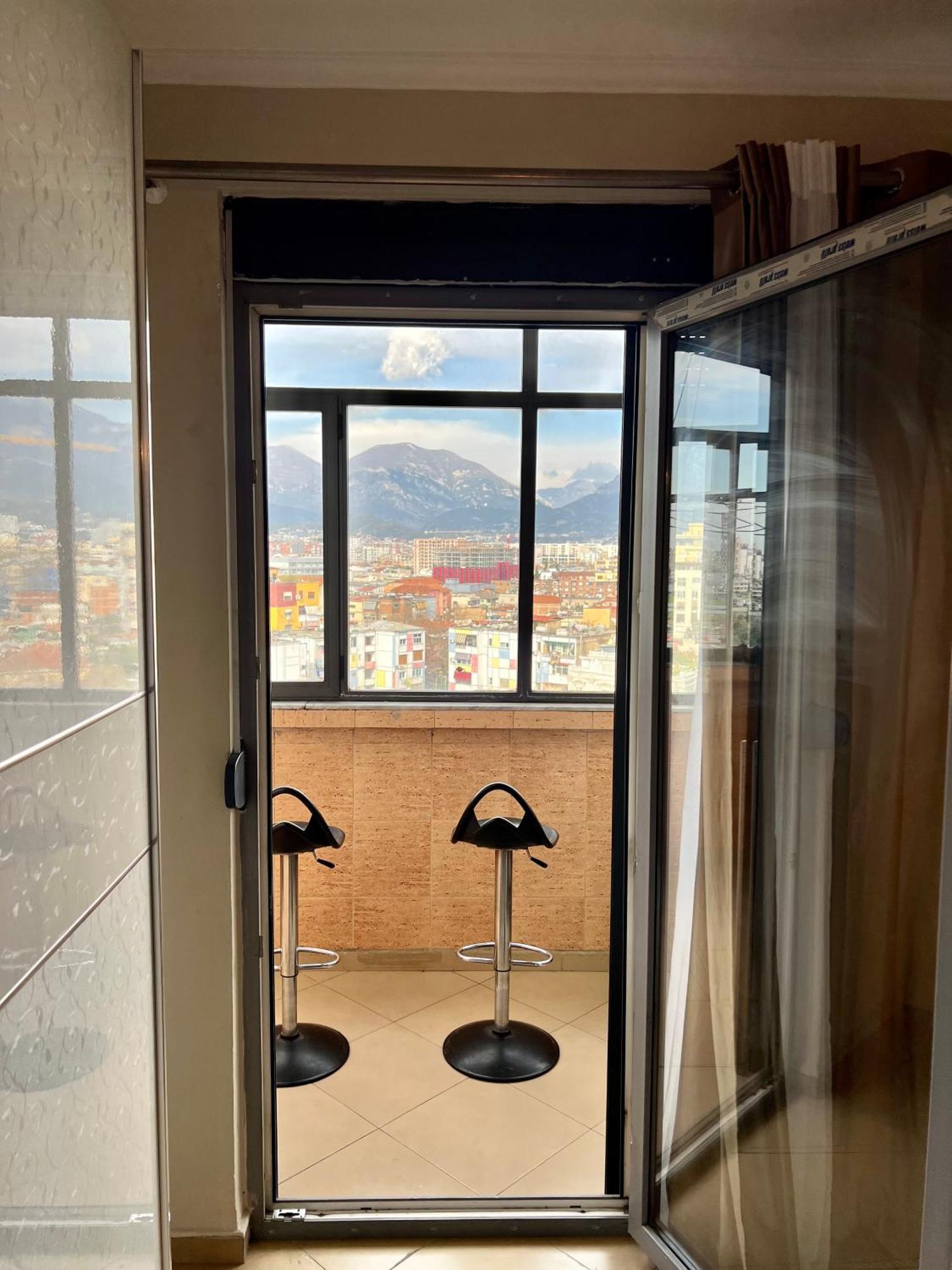 Boulevard Views - Spacious Tirana Apartment Exterior foto
